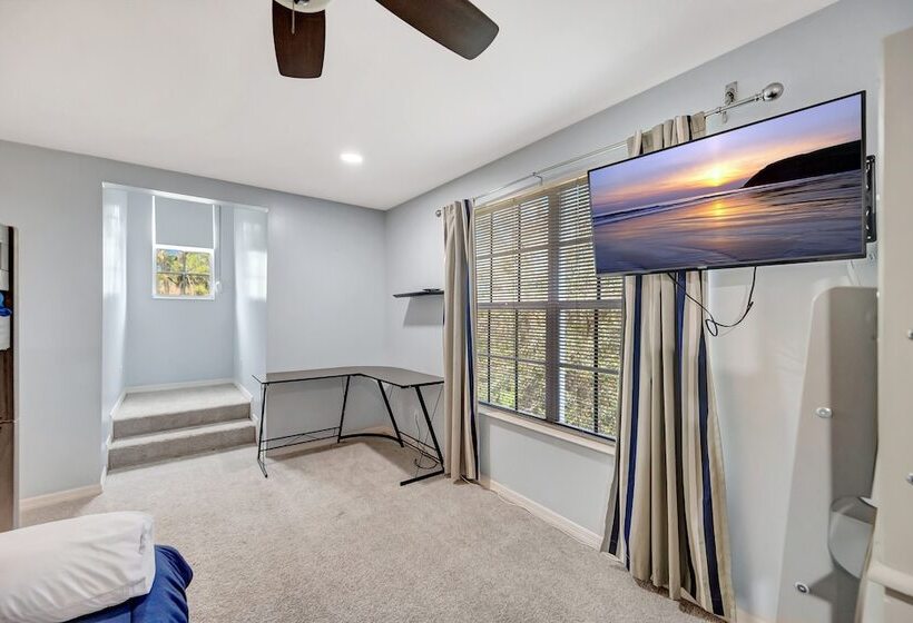 Naples Oasis W/ Pool, Playground, Office & Peloton