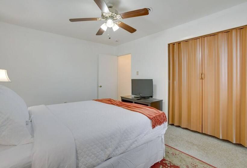 5 Mi To City Park: Charming Home Near Nola!