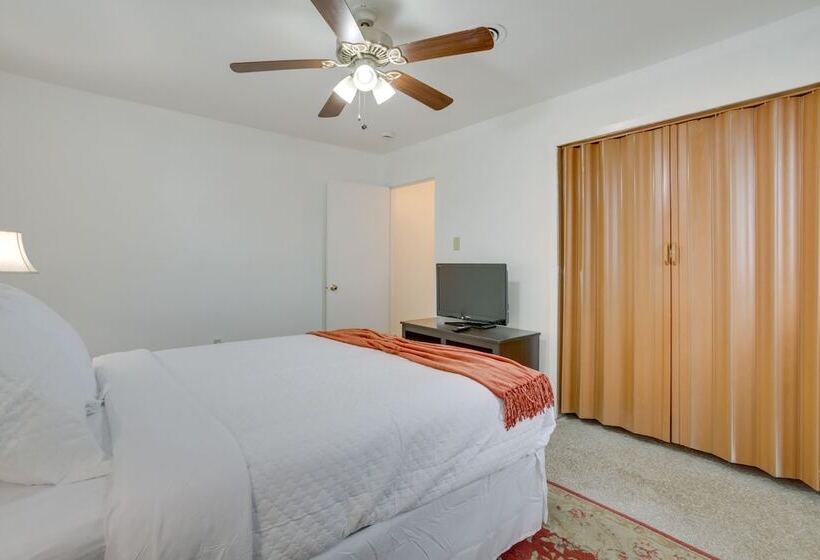 5 Mi To City Park: Charming Home Near Nola!