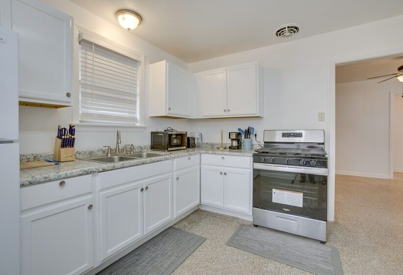 5 Mi To City Park: Charming Home Near Nola!