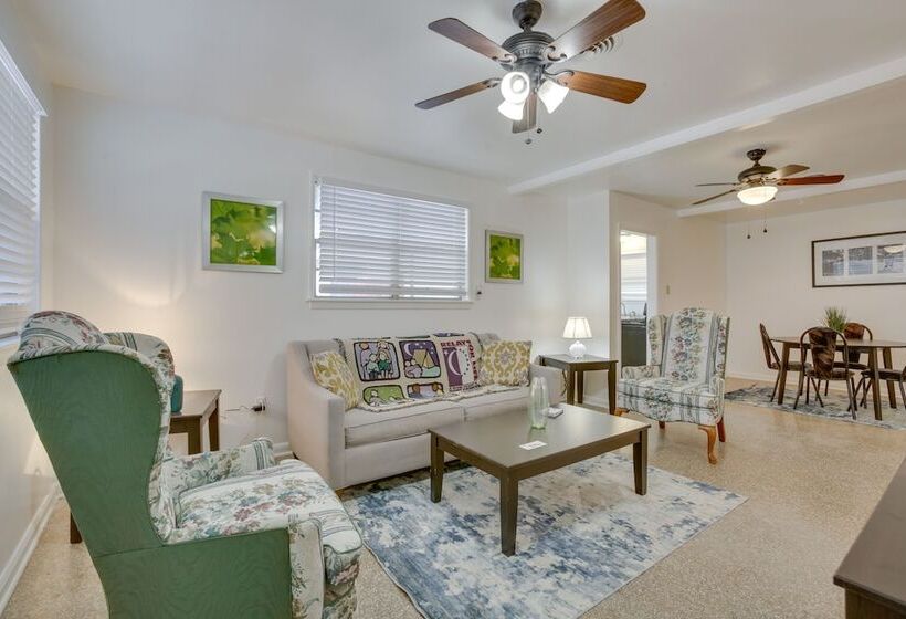 5 Mi To City Park: Charming Home Near Nola!