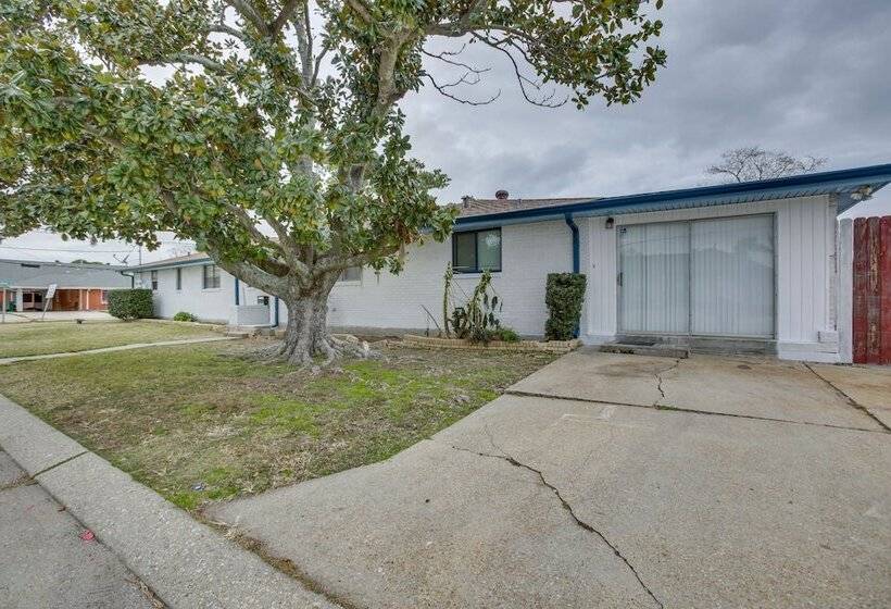 5 Mi To City Park: New Orleans Area Home