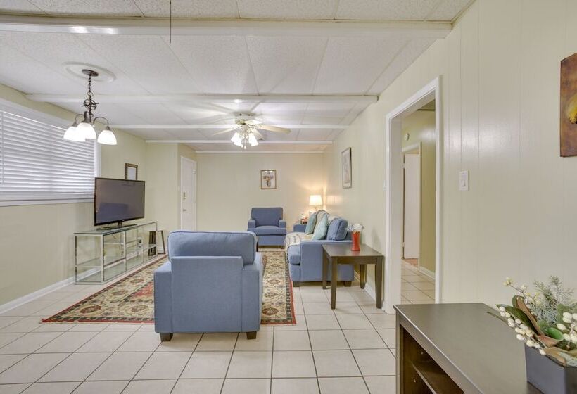 5 Mi To City Park: New Orleans Area Home