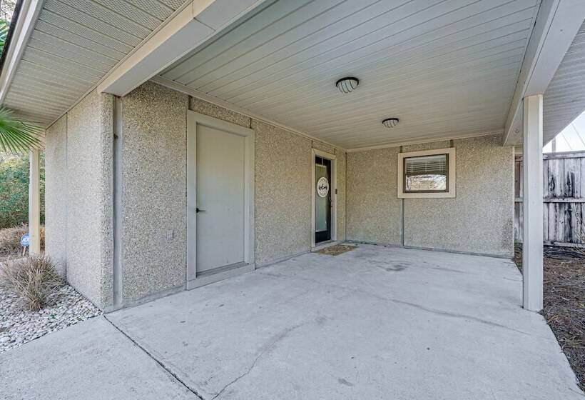 Northeast Wilmington Home ~ 5 Mi To Beach!