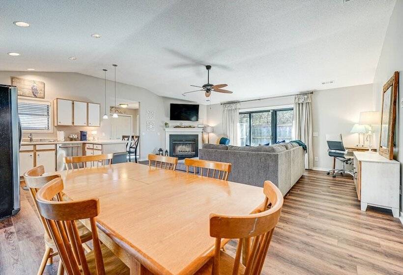 Northeast Wilmington Home ~ 5 Mi To Beach!