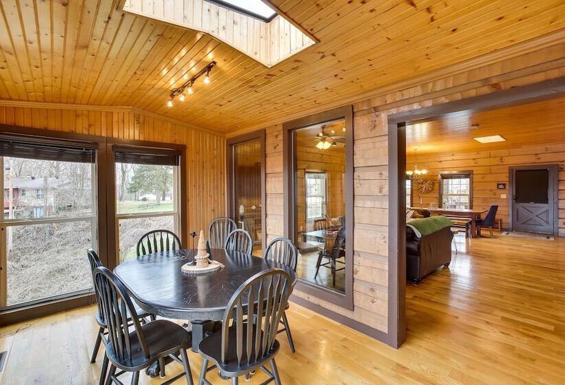 Peaceful Celina Cabin W/ Hot Tub & Lake View!