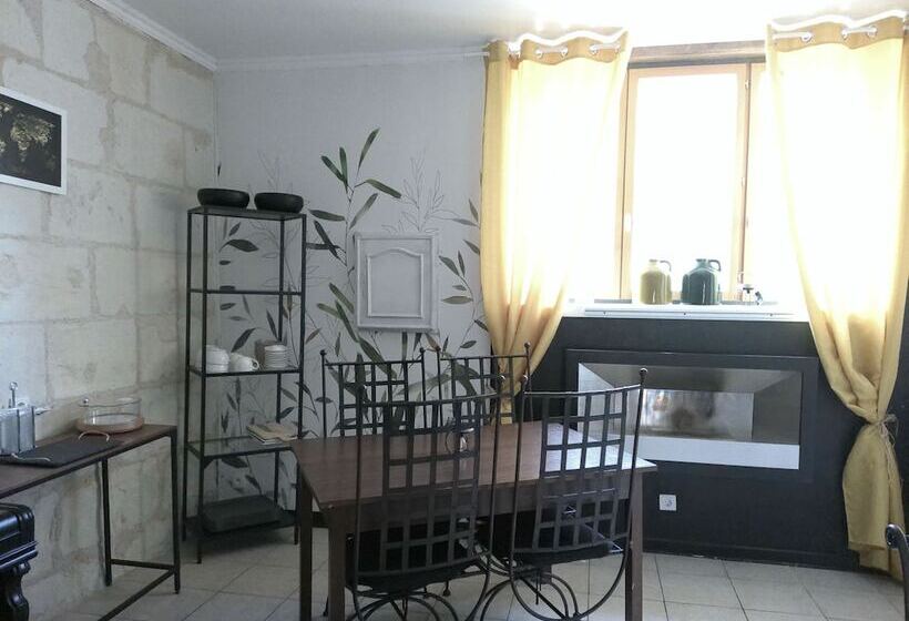 פנסיון A 2 Pas D Azay