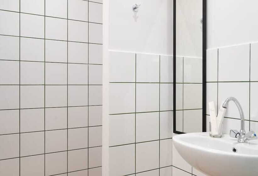 بنسيون Cabins Sleeping