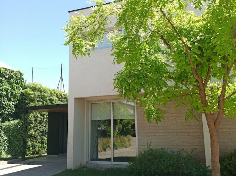 Pension Moderna Casa Con Estilo En Chacras