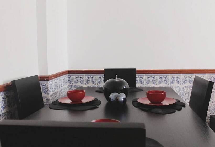 بنسيون Room In Apartment   Superior Room 3 In Sintra Massamá Next To Train Station