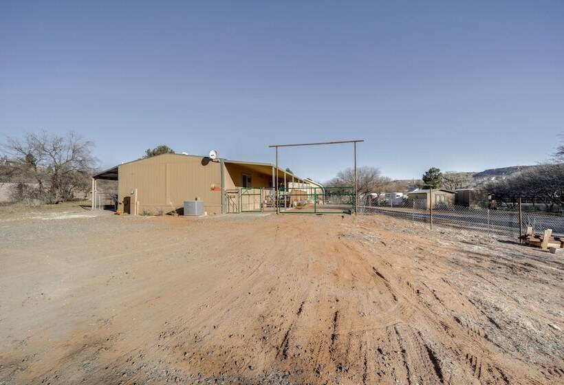 Charming Camp Verde Home: Hiking, Wine & More!