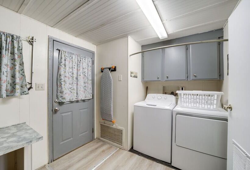 Charming Camp Verde Home: Hiking, Wine & More!