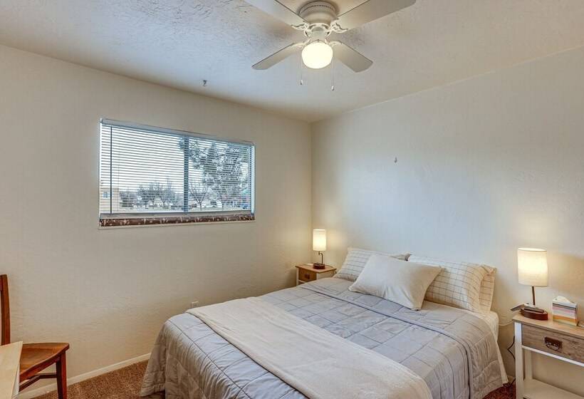 Farmington Family House: 4 Mi To Lake!