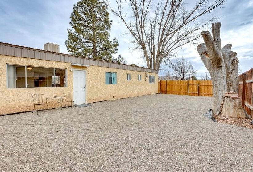 Farmington Family House: 4 Mi To Lake!