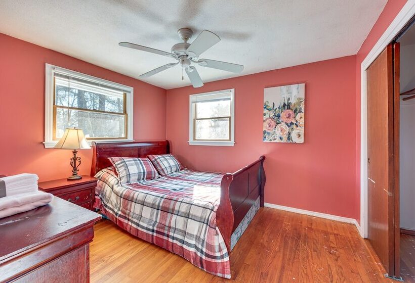 Pet Friendly Merrimack Home W/ Grill: 8 Mi To Mall