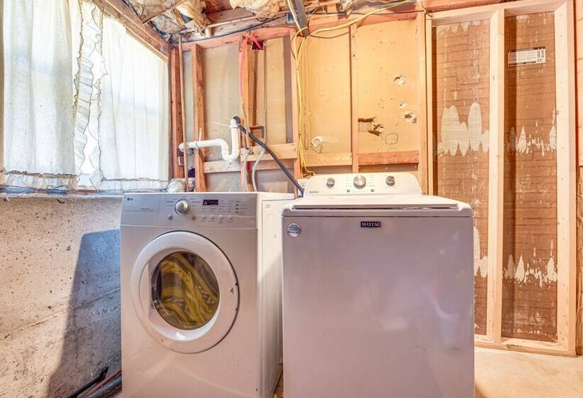 Pet Friendly Merrimack Home W/ Grill: 8 Mi To Mall