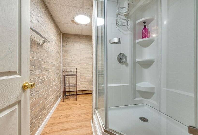 Pet Friendly Merrimack Home W/ Grill: 8 Mi To Mall