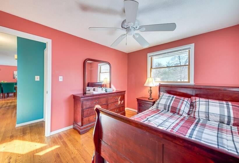 Pet Friendly Merrimack Home W/ Grill: 8 Mi To Mall