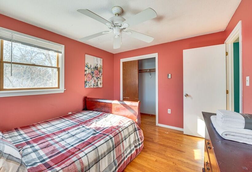 Pet Friendly Merrimack Home W/ Grill: 8 Mi To Mall