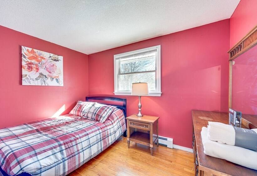 Pet Friendly Merrimack Home W/ Grill: 8 Mi To Mall