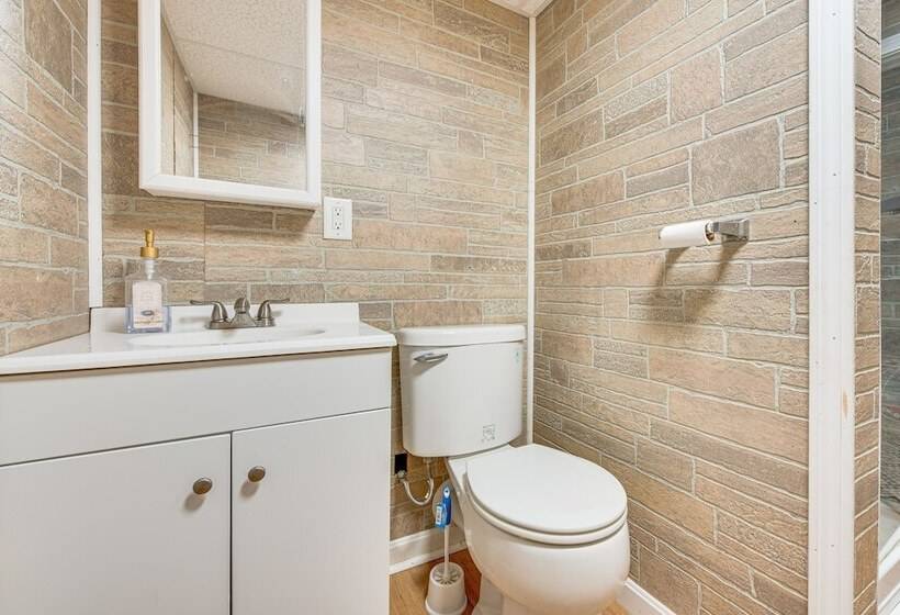 Pet Friendly Merrimack Home W/ Grill: 8 Mi To Mall