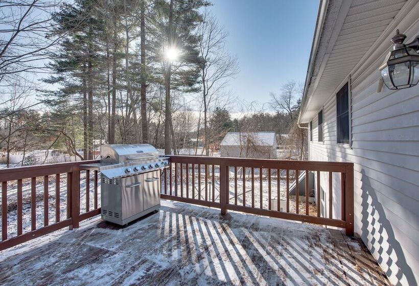 Pet Friendly Merrimack Home W/ Grill: 8 Mi To Mall