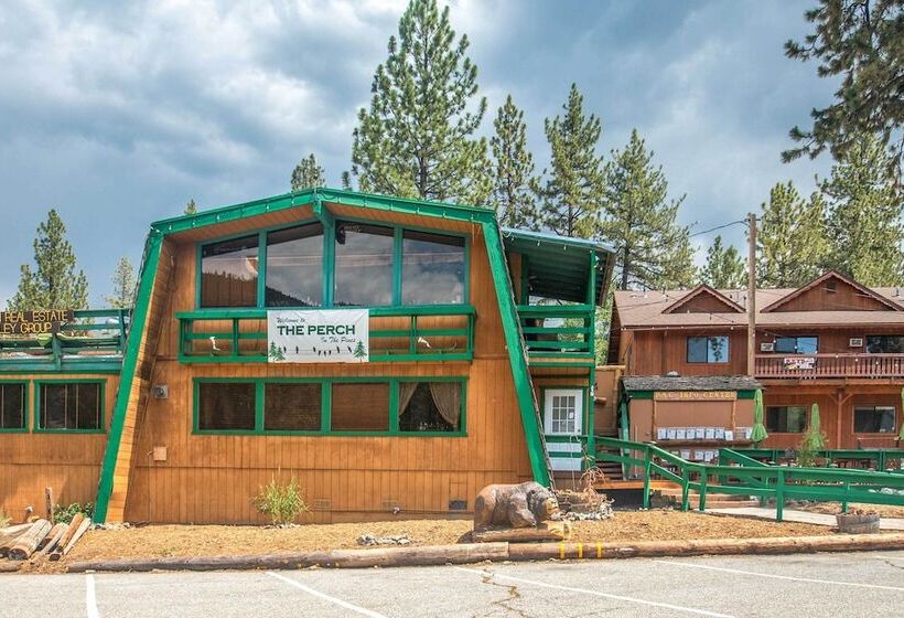 Pine Mountain Club Cabin W/ Private Deck & Views!