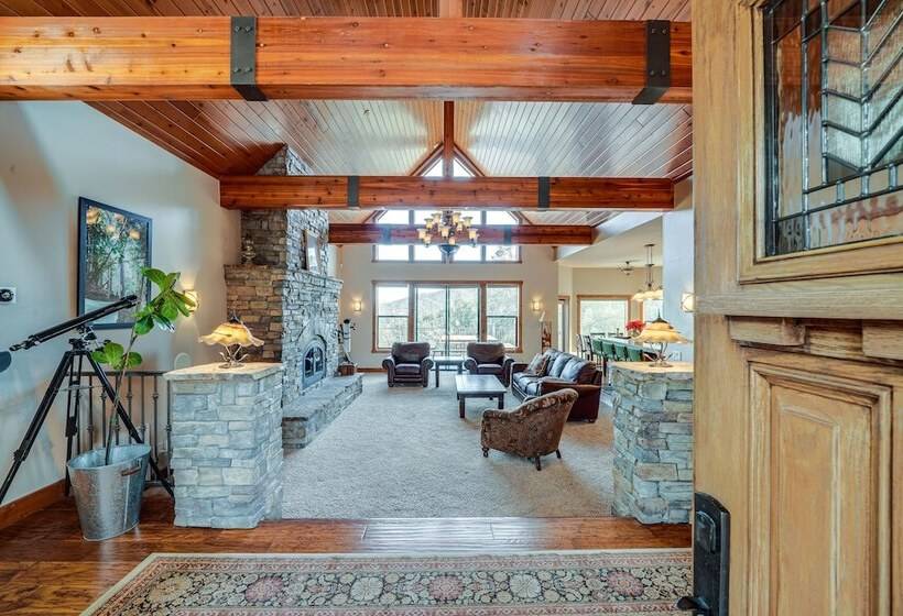 Pine Mountain Club Cabin W/ Private Deck & Views!