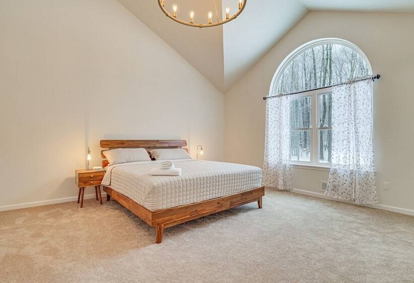 Poconos Retreat W/ Lake Access   5 Mi To Kalahari!