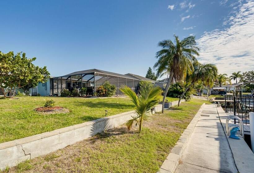 Port Charlotte Paradise W/ Private Outdoor Oasis!