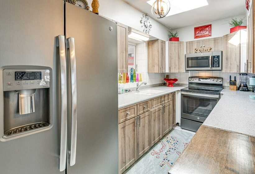 Port Charlotte Paradise W/ Private Outdoor Oasis!