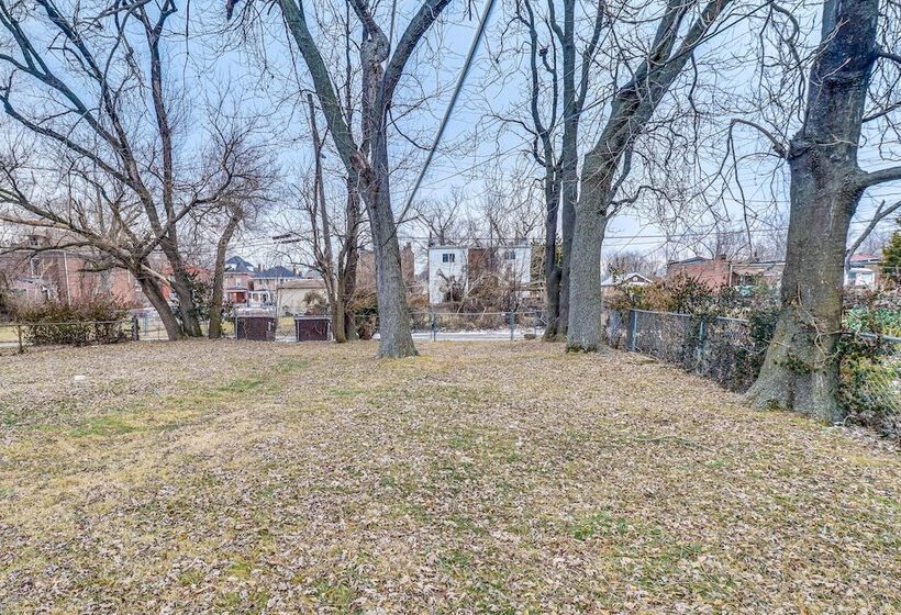 Quaint St Louis Home ~ 6 Mi To Downtown!