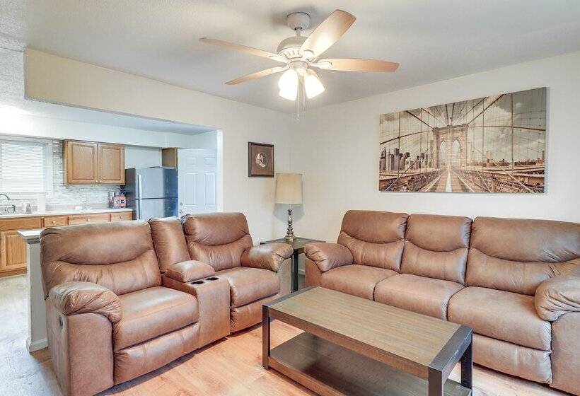 Quaint Toledo Home ~ 6 Mi To Downtown!