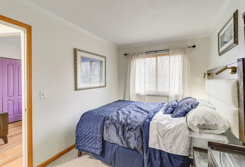 Quaint Toledo Home ~ 6 Mi To Downtown!