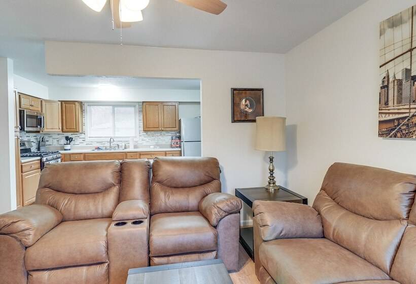 Quaint Toledo Home ~ 6 Mi To Downtown!