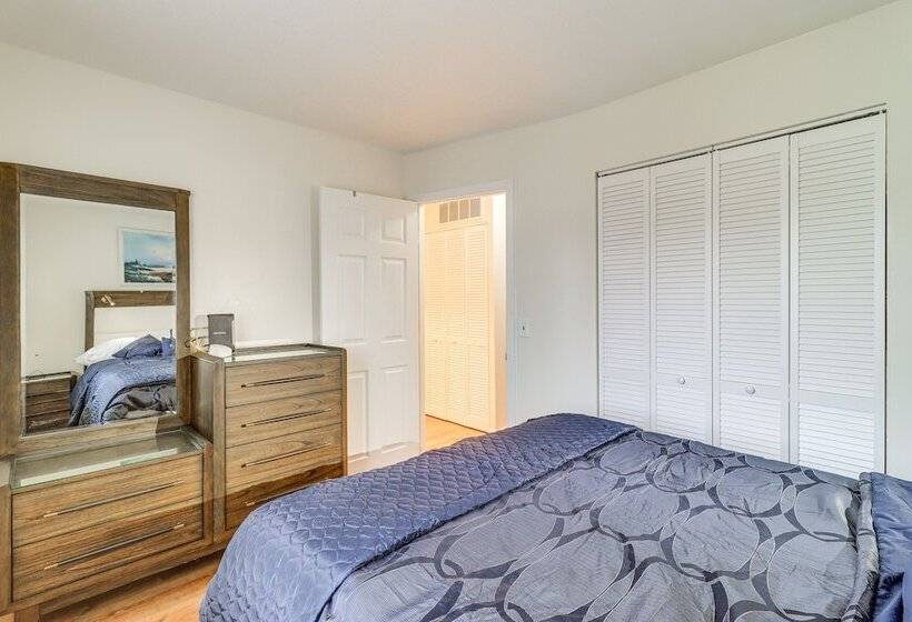 Quaint Toledo Home ~ 6 Mi To Downtown!