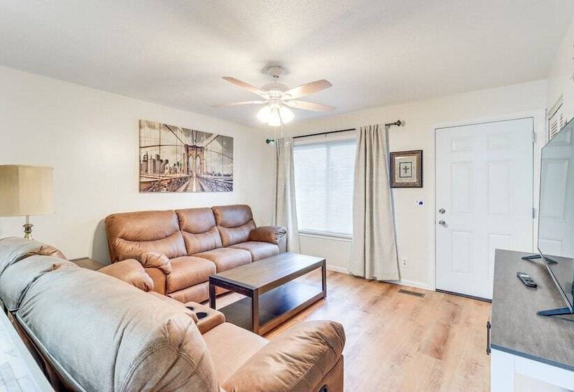 Quaint Toledo Home ~ 6 Mi To Downtown!