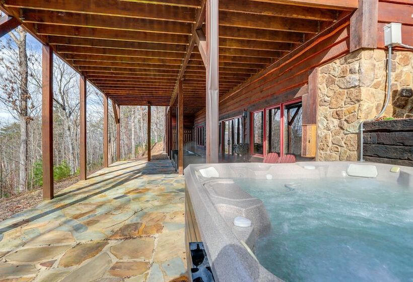 Quiet Blue Ridge Cabin W/ Hot Tub, Mountain Views!