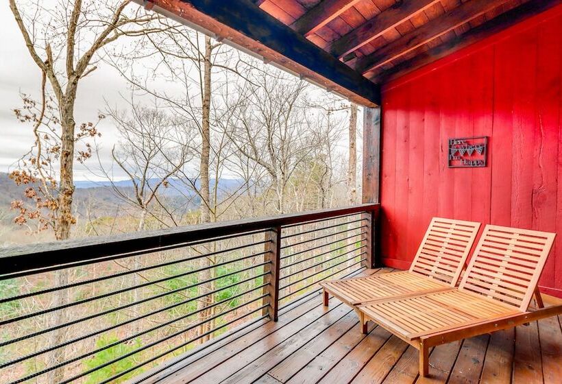 Quiet Blue Ridge Cabin W/ Hot Tub, Mountain Views!