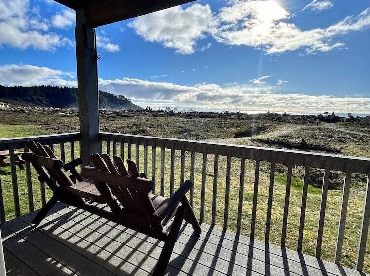 Quileute Oceanside Resort