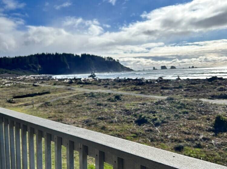 Quileute Oceanside Resort