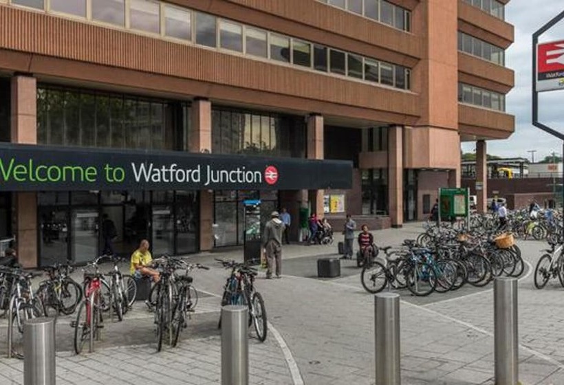 レジデンス Beautiful 2 Bed House In Watford