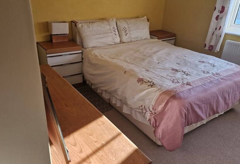 Резиденция Family Home Three Bed House Near The Beach