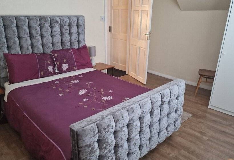 Резиденция Family Home Three Bed House Near The Beach