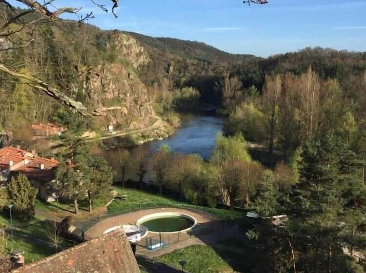 住所  Olydea Vorey Sur Arzon