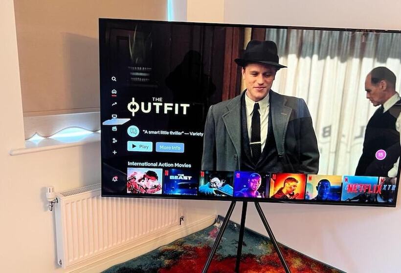 إقامة Pristine 3 Bed House In Grays