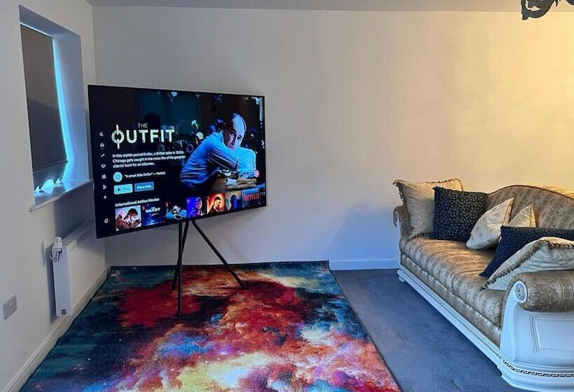 إقامة Pristine 3 Bed House In Grays