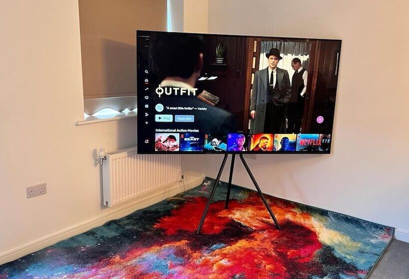 إقامة Pristine 3 Bed House In Grays