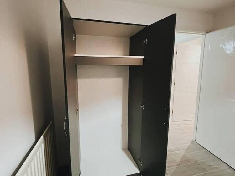 إقامة Stunning 3 Bed House In Oldbury