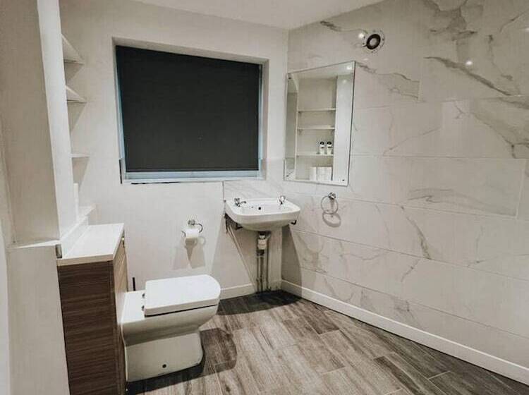 إقامة Stunning 3 Bed House In Oldbury